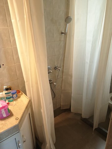 Bathroom in 2 BHK Apartment at Highland CHS, Pali Hill – for Rent