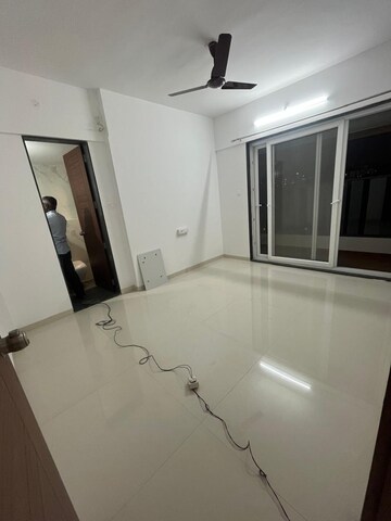 Room in 2 BHK Apartment at Ranjekar Ratnankur, Kothrud – for Rent