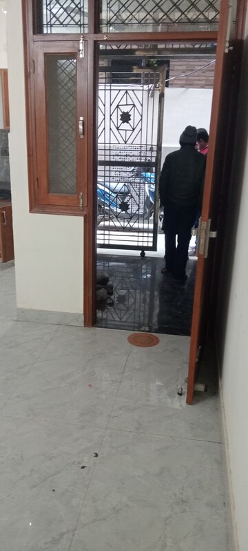 2 BHK Builder Floor For Rent in Govindpuri