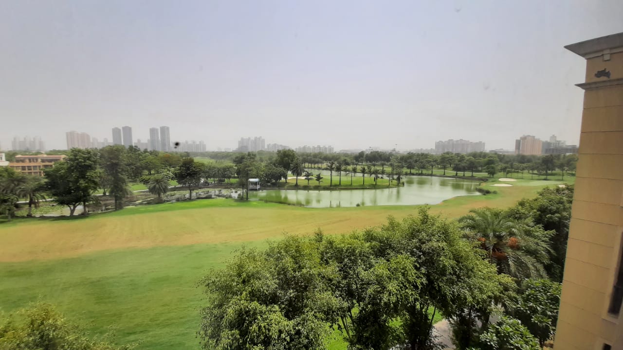 Plot For Sale in Jaypee Kensington Park Apartments