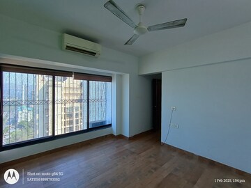 Room in 2 BHK Apartment at Tulsi Aura Mumbai, Ghansoli – for Rent