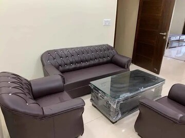 Living Room in 1 BHK Builder Floor at Ansal Sushant Lok I, Sector 43 – for Rent