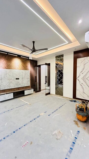 Bedroom in 4 BHK Apartment at Emaar MGF Emerald Hills, Sector 65 – for Rent