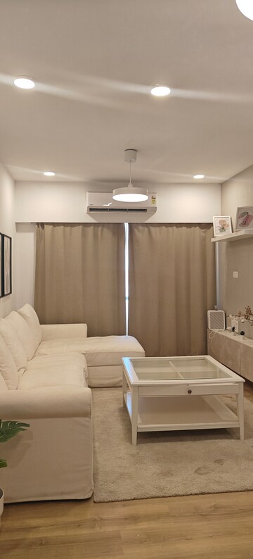 Bedroom in 2 BHK Apartment at Andheri West – for Sale