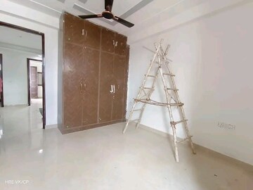 Room in 2 BHK Apartment at Saket – for Rent