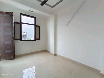 Room in 2 BHK Apartment at Saket – for Rent