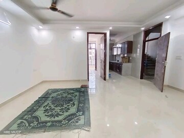 Room in 2 BHK Apartment at Saket – for Rent