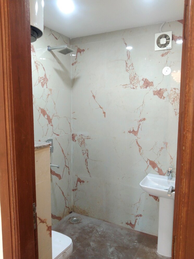 Bathroom, palm-residency-chhatarpur 2 Bedroom 800 Sq.Ft. Apartment In Chattarpur Delhi 8150453