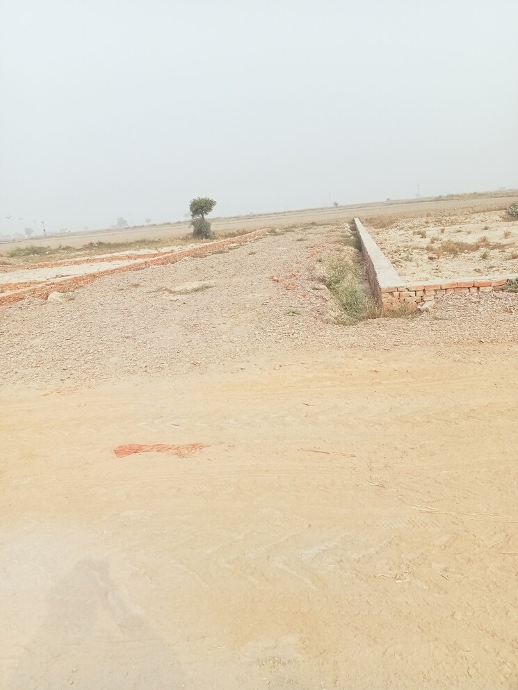 undefined, upsidc site b  100 Sq.Yd. Plot In Upsidc Site B Greater Noida 8150477