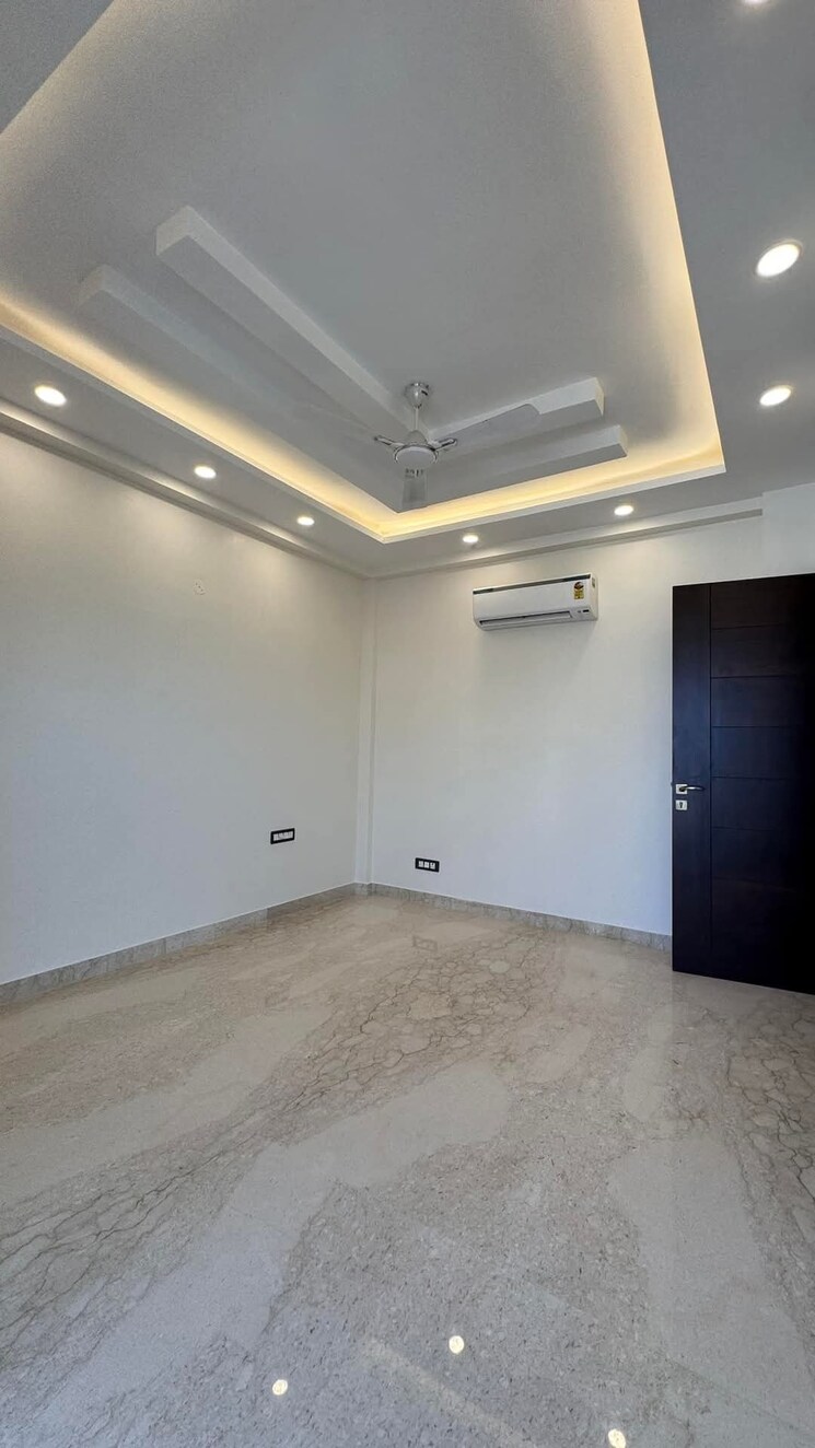 Room, sector 9 3 Bedroom 204 Sq.Yd. Builder Floor In Sector 9 Gurgaon 8150519