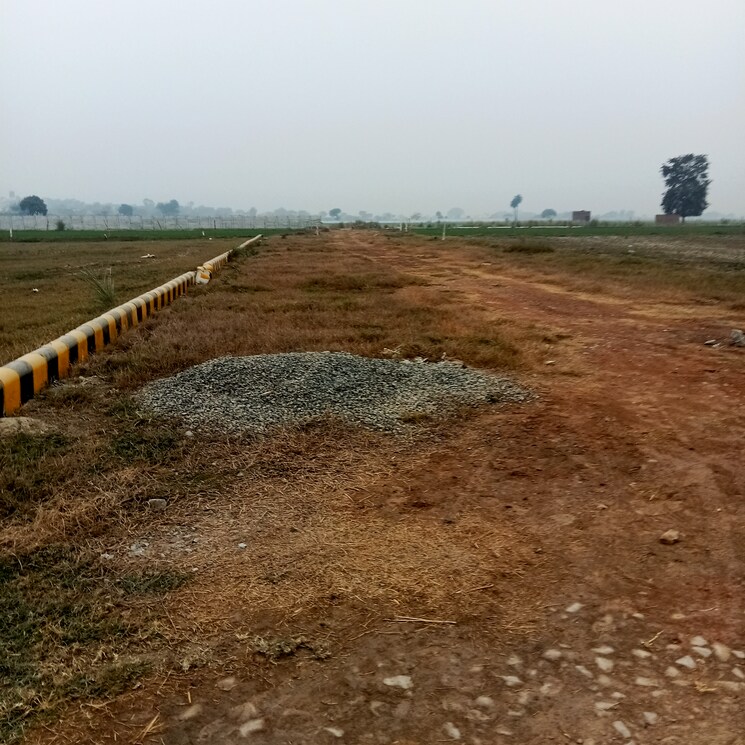 undefined, upsidc site b  100 Sq.Yd. Plot In Upsidc Site B Greater Noida 8150525