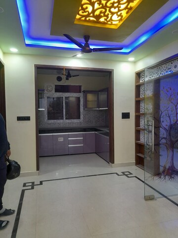 Parking in 2 BHK Apartment at Jankipuram – for Rent