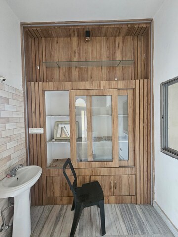 Furnished Amenities in 3 BHK Independent House at Ratu Road – for Rent