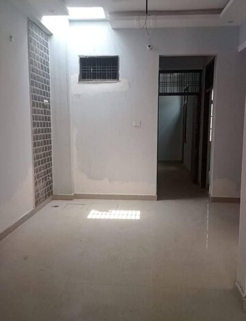 Building Lobby in 2 BHK Independent House at Jankipuram – for Rent