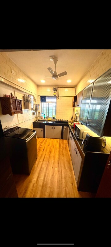 Master Bedroom in 2 BHK Apartment at Green Ridge Tower, Borivali West – for Rent