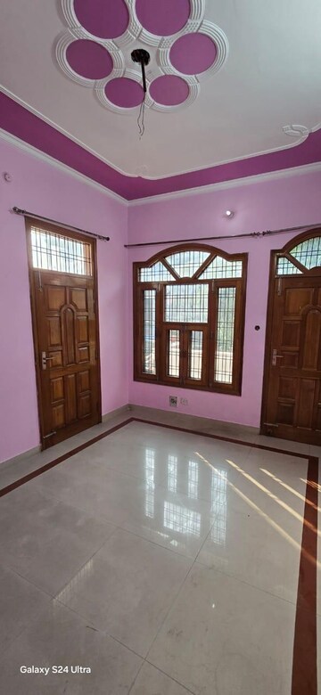 Room in 3 BHK Independent House at Gomti Nagar – for Rent