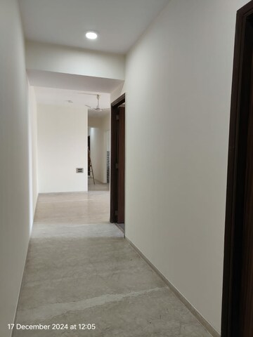 Room in 3 BHK Apartment at Omkar Apartment Malad East, Malad East – for Rent