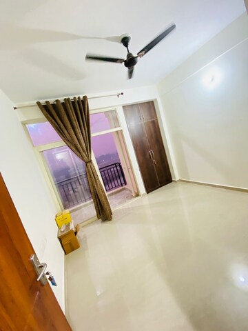 Furnished Amenities in 3 BHK Apartment at Omega Windsor Greens, Faizabad Road – for Rent