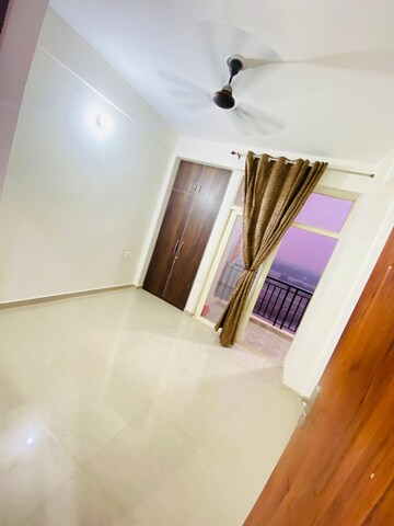 Furnished Amenities in 3 BHK Apartment at Omega Windsor Greens, Faizabad Road – for Rent