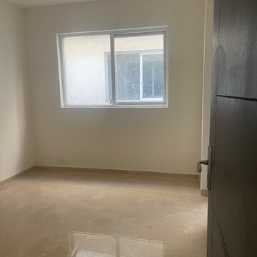 Room in 2 BHK Apartment at Breez Flora Avenue 33, Sohna Sector 33 – for Rent