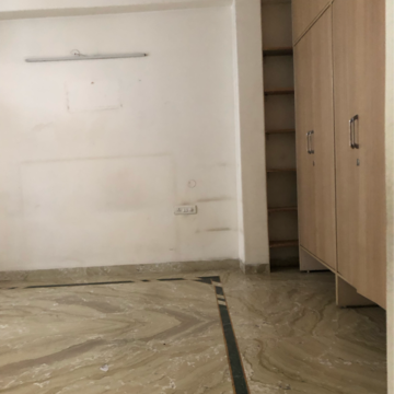 Room in 3.5 BHK Villa at Sector 21 – for Rent