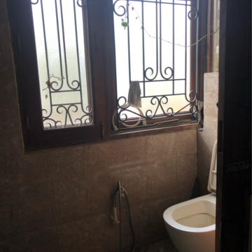 Bathroom in 3.5 BHK Villa at Sector 21 – for Rent