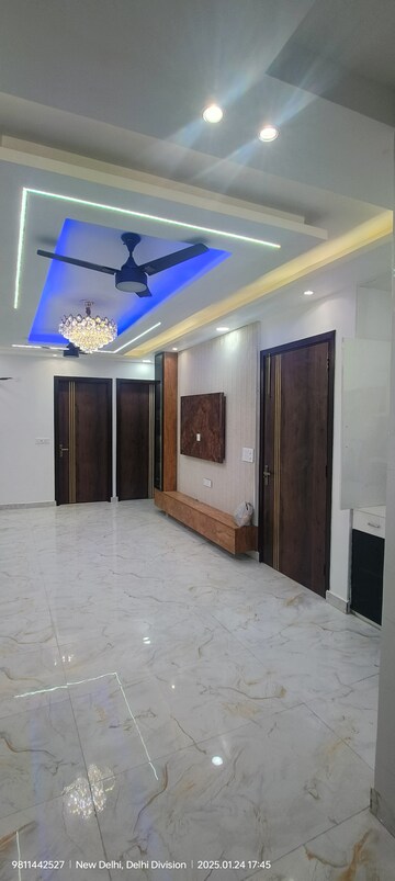 Room in 2 BHK Apartment at Bharat Vihar – for Rent