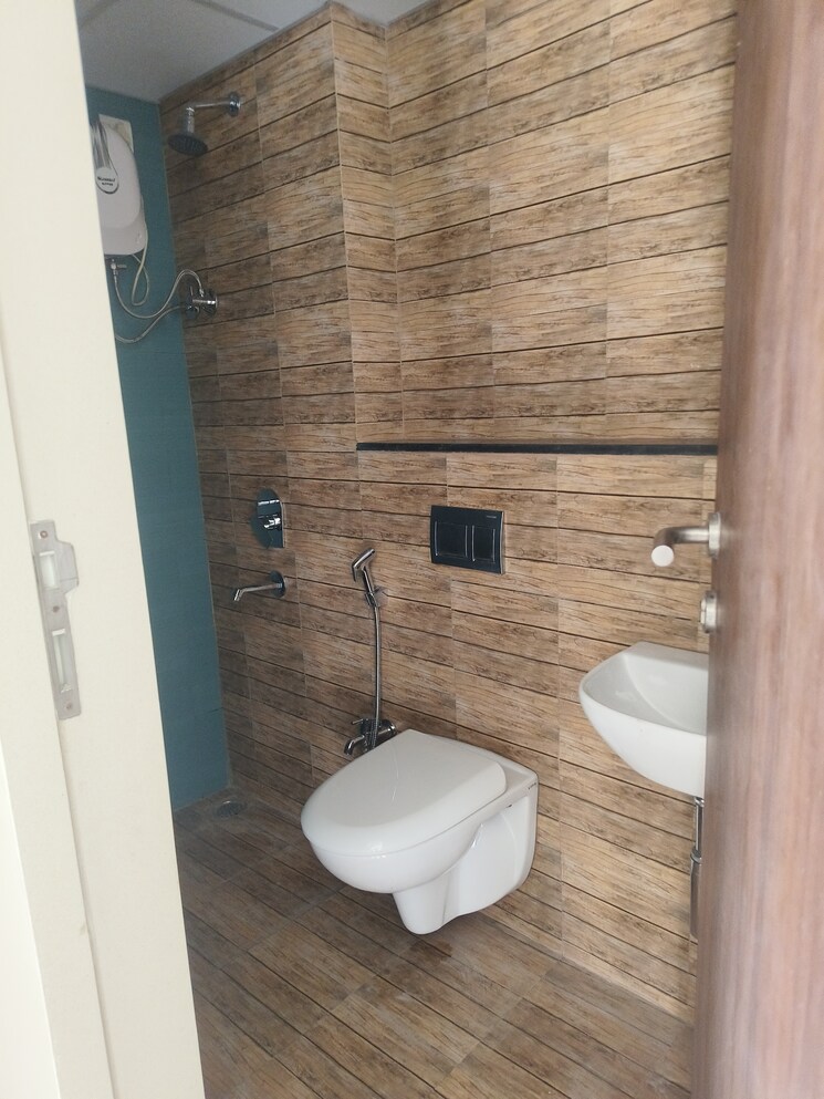 Bathroom, lodha-crown-quality-homes 2 Bedroom 497 Sq.Ft. Apartment In Majiwada Thane 8150733