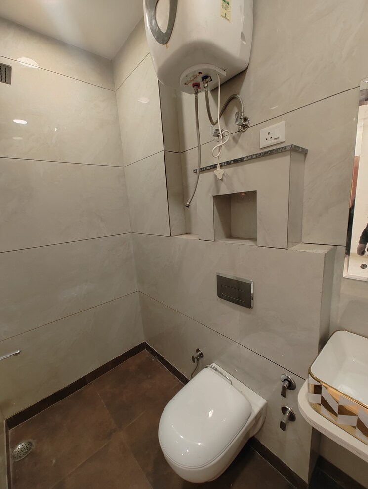 Master Bedroom, rohini sector 7 3 Bedroom 1000 Sq.Ft. Builder Floor In Rohini Sector 7 Delhi 8150768