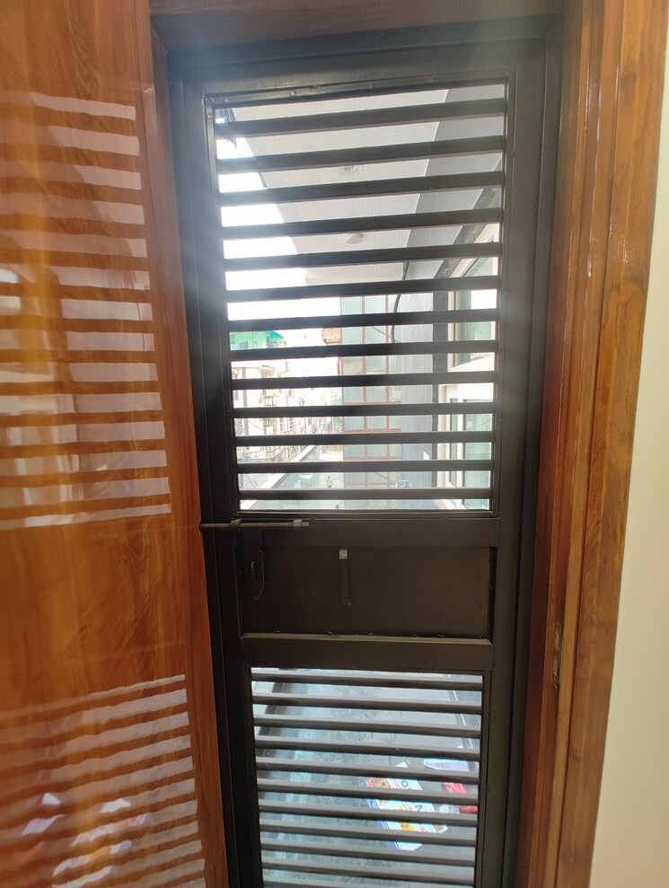 Balcony, rohini sector 7 3 Bedroom 1000 Sq.Ft. Builder Floor In Rohini Sector 7 Delhi 8150768