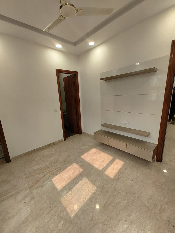 Kitchen, rohini sector 7 3 Bedroom 1000 Sq.Ft. Builder Floor In Rohini Sector 7 Delhi 8150768