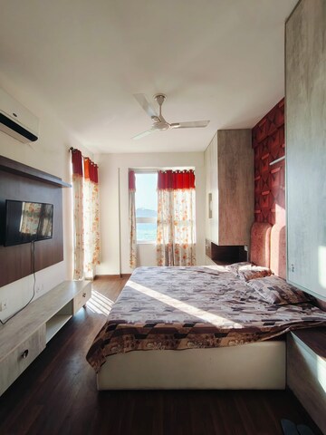 3 BHK Apartment For Rent in International Airport Road