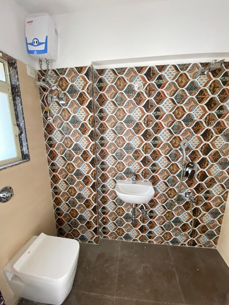 Bathroom, shree-riddhi-siddhi-sumukh-hills 2 Bedroom 960 Sq.Ft. Apartment In Kandivali East Mumbai 8150856