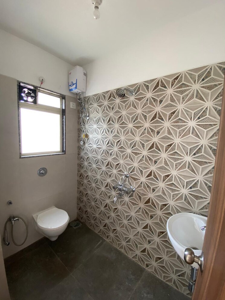 Bathroom, shree-riddhi-siddhi-sumukh-hills 2 Bedroom 960 Sq.Ft. Apartment In Kandivali East Mumbai 8150856