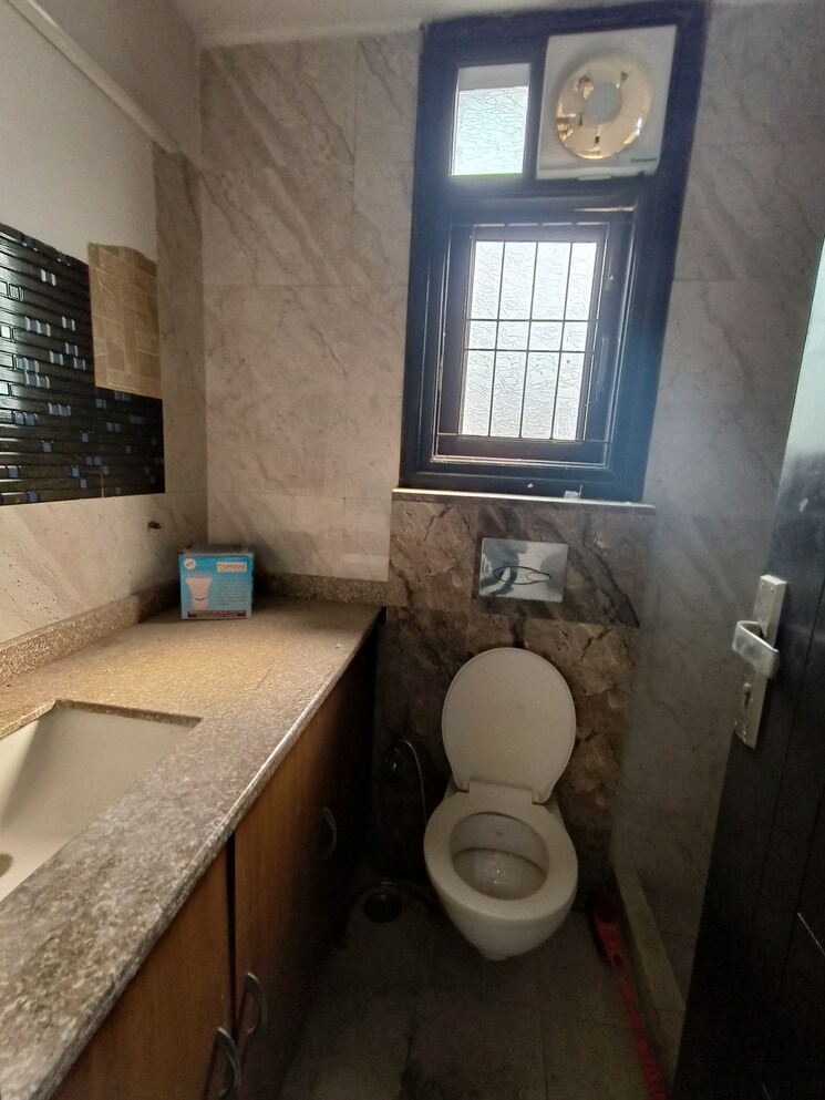 Bathroom, malviya nagar 3 Bedroom 1100 Sq.Ft. Builder Floor In Malviya Nagar Delhi 8150874