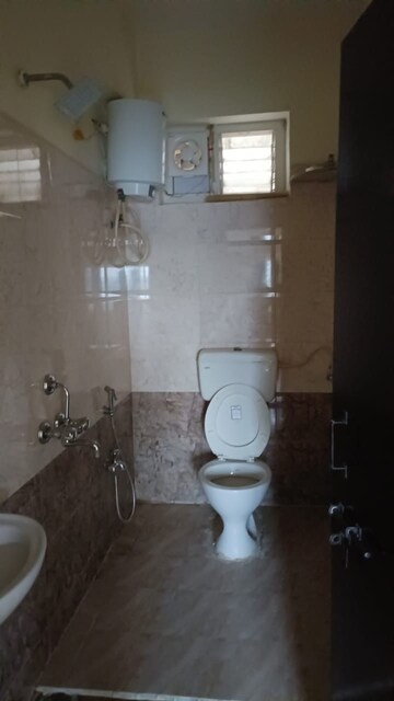 Attached Bathroom in 2 BHK Apartment at Srinivas Enclave Alkapoor, Alkapoor – for Rent