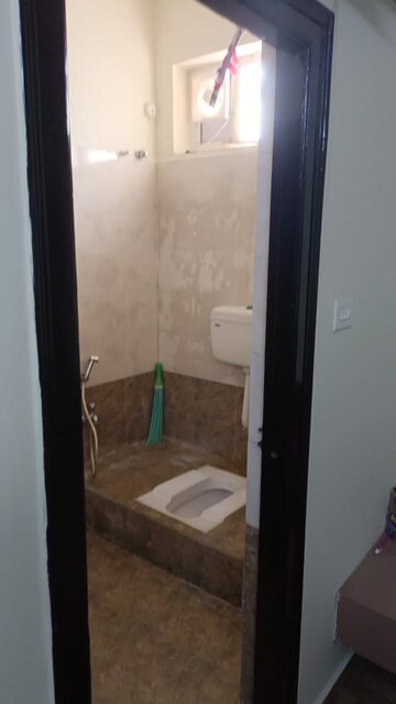 Attached Bathroom in 2 BHK Apartment at Srinivas Enclave Alkapoor, Alkapoor – for Rent