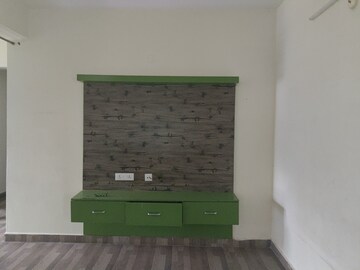 Room in 2 BHK Apartment at Srinivas Enclave Alkapoor, Alkapoor – for Rent