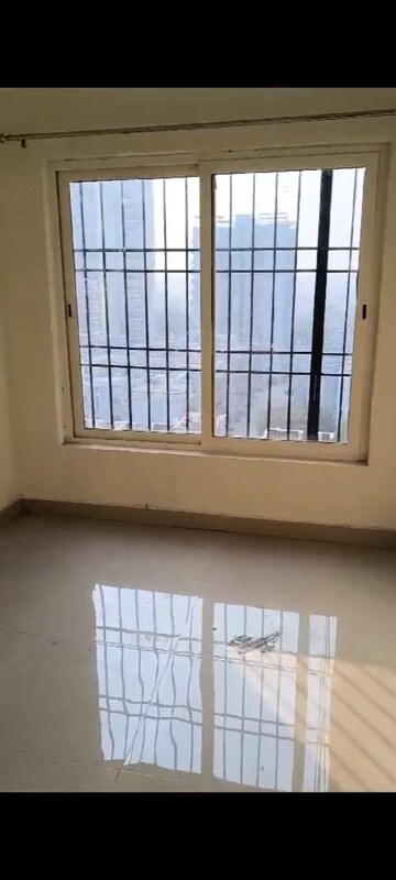 Room in 3 BHK Apartment at GLS Avenue 51, Sector 92 – for Sale