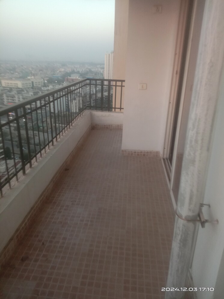 Balcony, galaxy-north-avenue-ll 4 Bedroom 1755 Sq.Ft. Apartment In Gaur City 2  Greater Noida 8150976