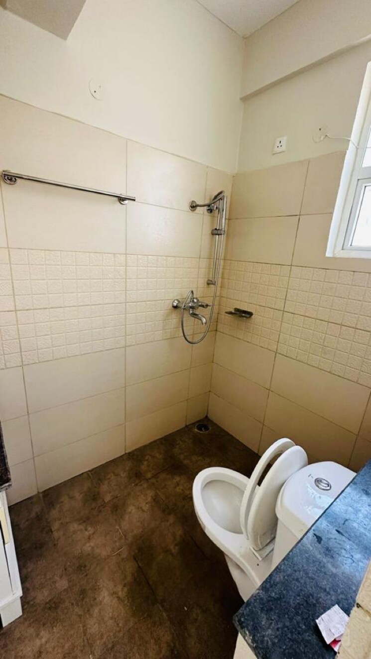 Bathroom, sbp-gateway-of-dreams 3 Bedroom 1420 Sq.Ft. Apartment In Patiala Road Zirakpur 8151012