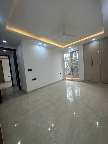 Room in 3 BHK Builder Floor at Saket – for Rent