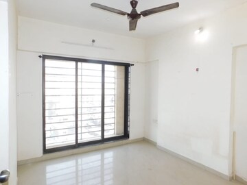 Room in 2 BHK Apartment at The Heights, Andheri East – for Rent