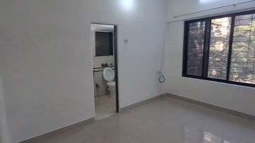 Room in 3 BHK Apartment at Blue Bell CHS Oshiwara, Oshiwara – for Rent