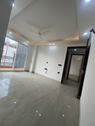 Room in 3 BHK Builder Floor at Saket – for Sale