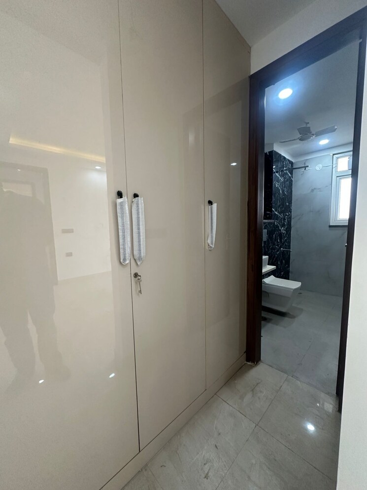 Bathroom, saket 3 Bedroom 1400 Sq.Ft. Builder Floor In Saket Delhi 8151034