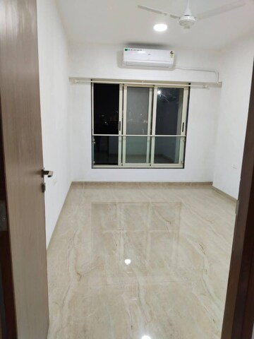 Room in 3 BHK Apartment at Transcon Triumph Tower, Andheri West – for Sale