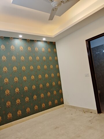 Room in 2 BHK Builder Floor at Saket – for Rent