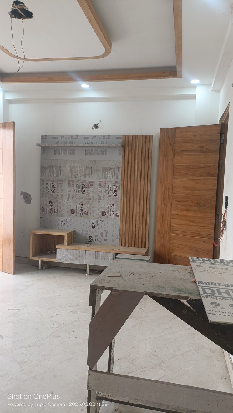 Room, noida expressway 4 Bedroom 300 Sq.Yd. Builder Floor In Noida Expressway Noida 8151120