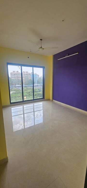 Room in 2 BHK Apartment at Veena Dynasty, Vasai East – for Rent